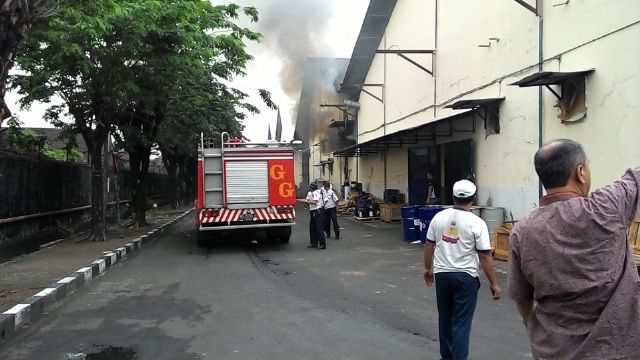 Lokasi gudang solvent yang terbakar. foto: catur andy harian bangsa