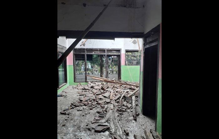 Ambruknya atap Madrasah Diniyah Bustanul Hasan Probolinggo.