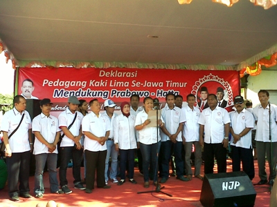 ?Deklarasi dukungan terhadap pasangan Prabowo-Hatta yang dilakukan APKLI Jatim.foto:maulana/BANGSA