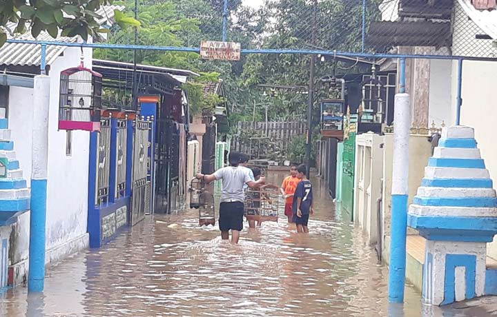 Genangan banjir di Desa Kedawung Kulon, Pasuruan.