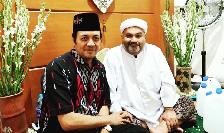 Penulis bersama Habib Ahmad Bin Ismail Alaydrus.