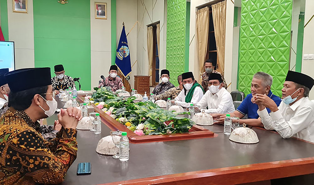 Suasana rapat antara Gubernur Jawa Barat Ridwan Kamil dan Bupati Bangkalan R. Abdul Latif Imron Amin.