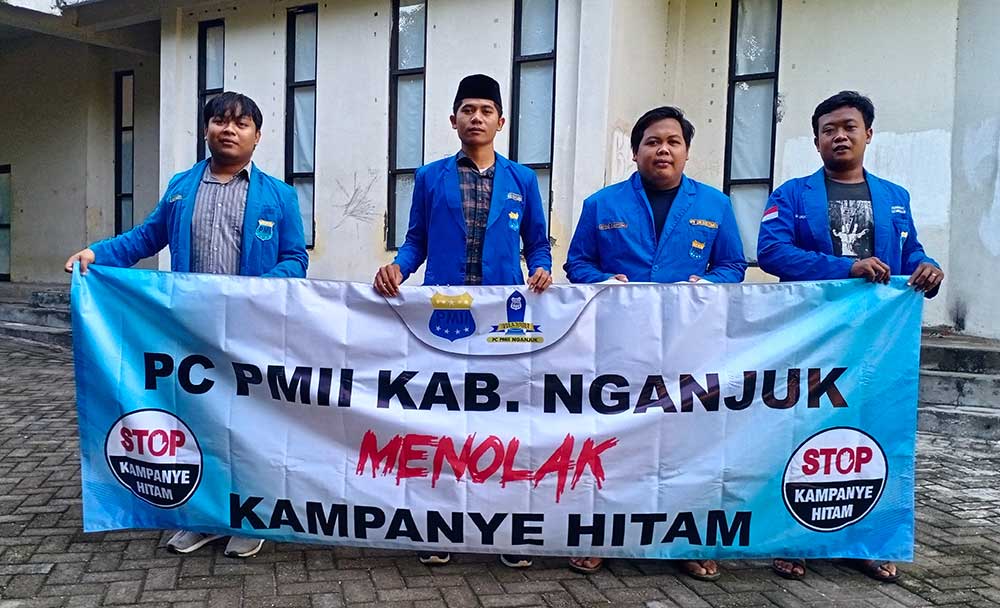 PC PMII Kabupaten Nganjuk saat deklarasi tolak kampanye hitam. Foto: RAFLI FAJRI/ BANGSAONLINE