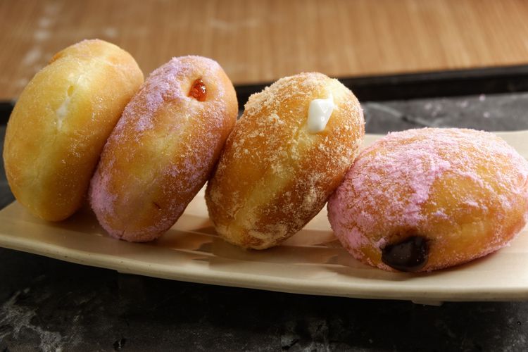 Resep Bomboloni Isi Cokelat dan Krim Custard, Lembut di Mulut