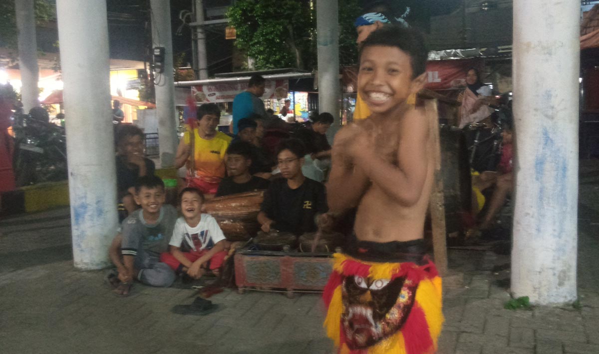 Kreativitas Anak Lingkungan Jambe Wangen Kota Madiun di Era Gadget