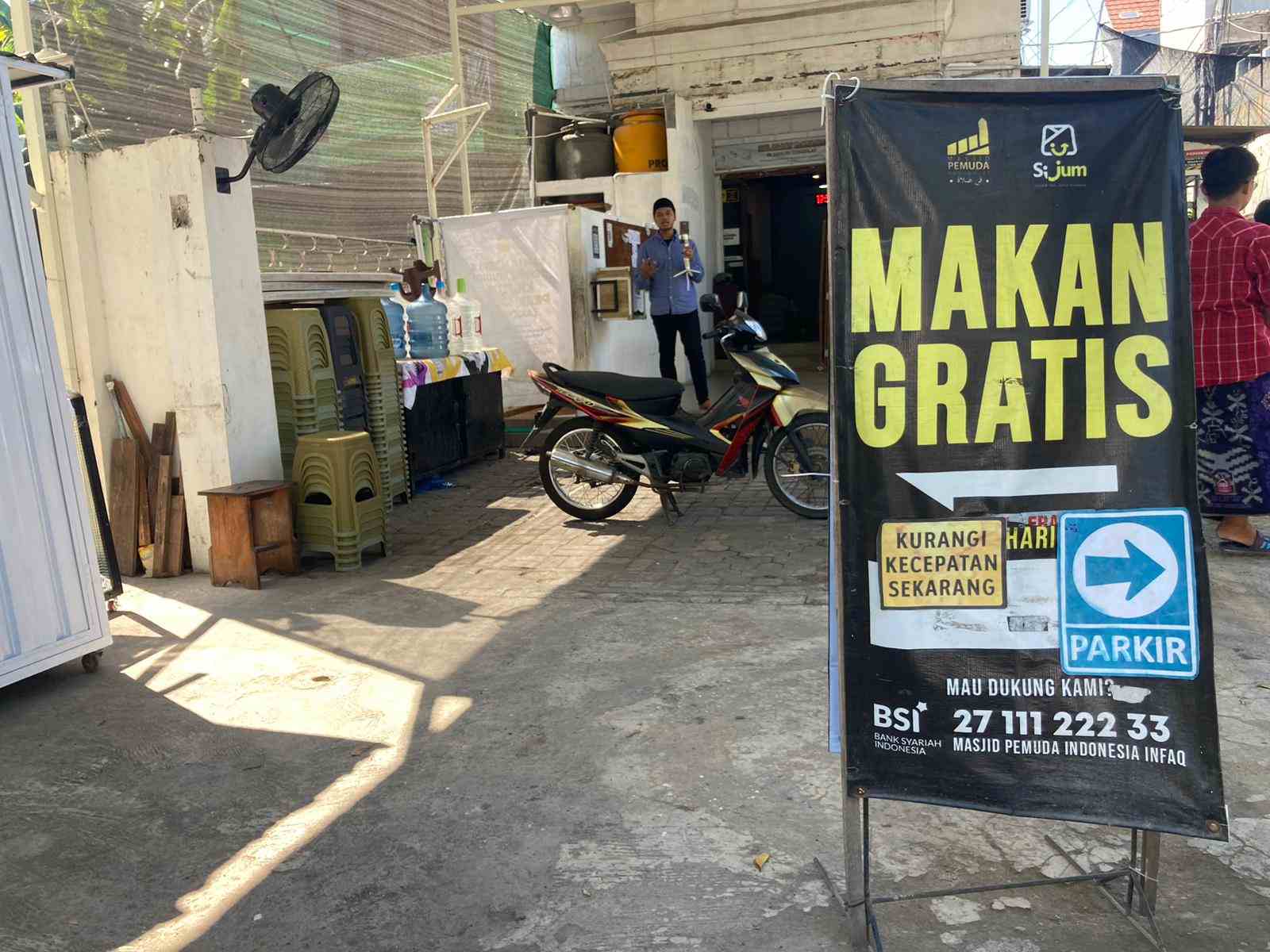 Hebat! Masjid ini Tiap Hari Sediakan Makan dan Penginapan Ber-AC Plus Kopi-Snack Gratis