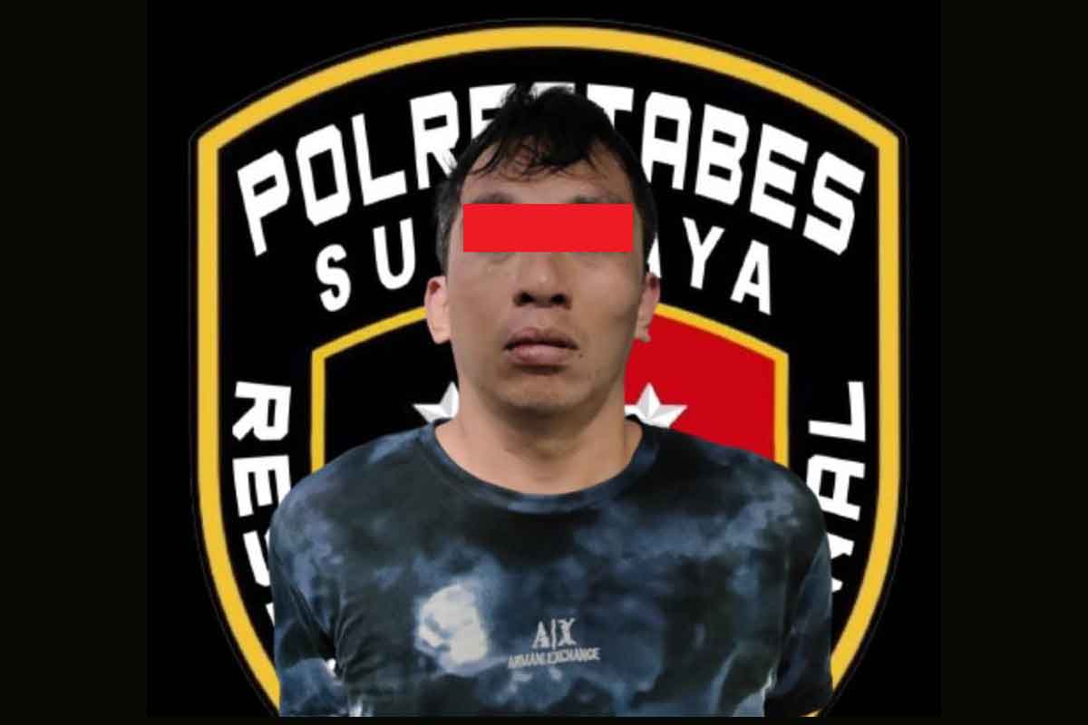 Pelaku berinisial MJIR (36) warga Sidotopo Wetan, Surabaya saat ditangkap Reskrim Polrestabes Surabaya.
