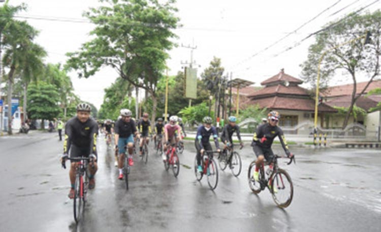 Olahraga Berpariwisata, Wakil Ketua DPR RI Gowes Keliling Banyuwangi
