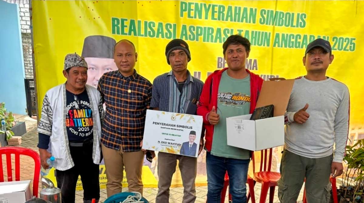 Anggota Komisi IV DPR RI dari Fraksi Golkar, Eko Wahyudi, saat melaksanakan penyerahan simbolis realisasi aspirasi TA 2025.