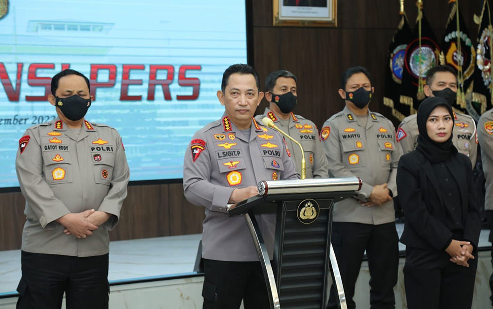 Kapolri Jenderal Listyo Sigit Prabowo menyampaikan hasil pemeriksaan terkait dugaan keterlibatan tiga kapolda dalam obstruction of justice Ferdy Sambo dkk.
