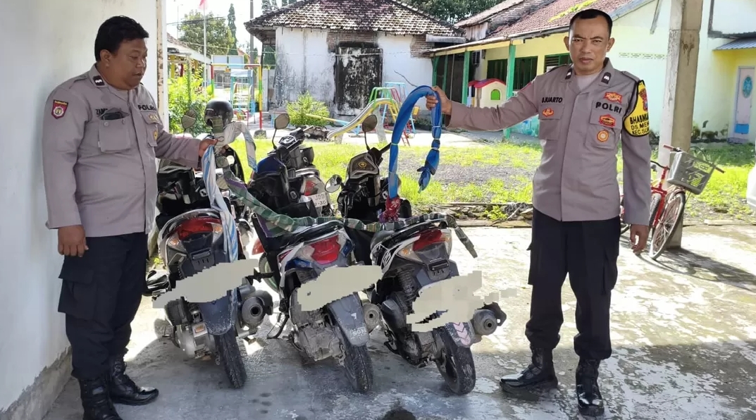 Barang bukti yang diamankan anggota Polsek Sukodadi