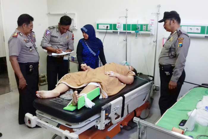 Korban selamat saat berada di rumah sakit.