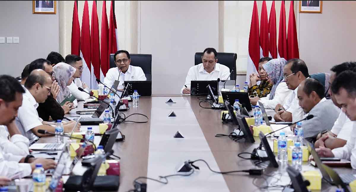 Sekjen Kementerian ATR/BPN, Pudji Prasetijanto Hadi, saat menghadiri rapat penyusunan rencana aksi RB.  