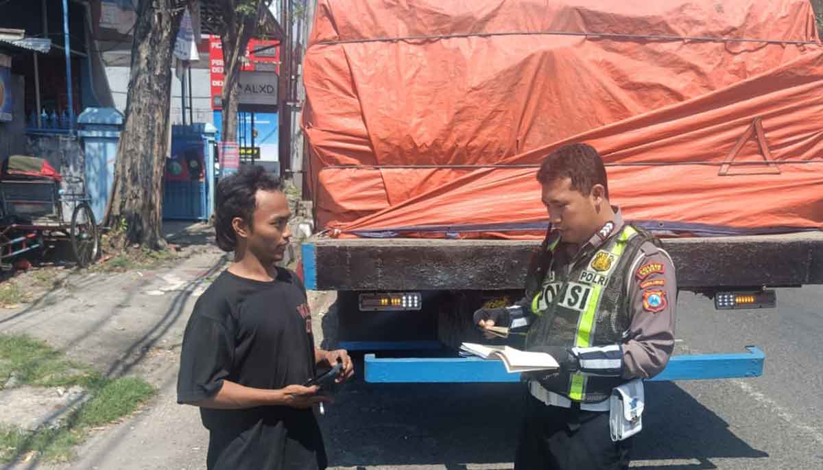 Satlantas Polres Gresik Catat 225 Truk Langgar Aturan di Operasi Patuh Semeru 2025