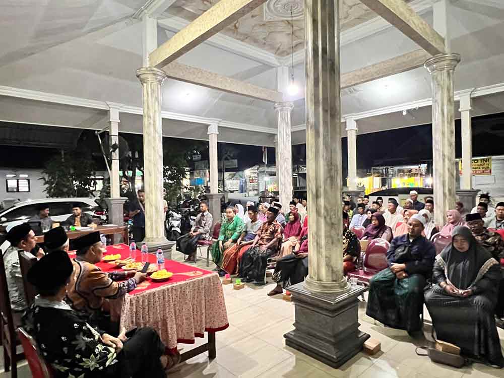 Kegiatan Penandatanganan Akta Ikrar Wakaf Massal di Desa Randupitu, Kecamatan Gempol, Pasuruan. (Ist)
