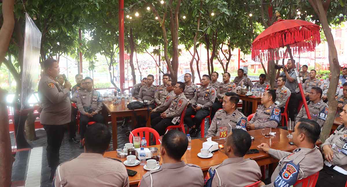 Kapolres Pasuruan saat memberi sambutan dalam giat yang diberi nama Sambung Roso.