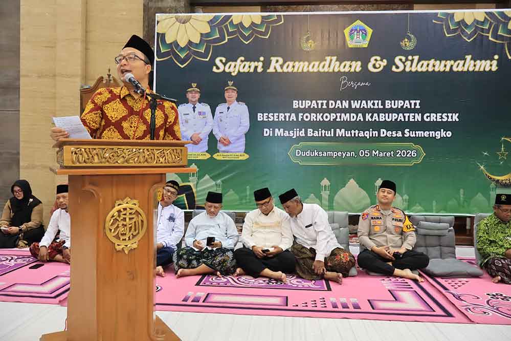 Wabup Asluchul Alif memberikan sambutan saat safari Ramadhan 1447 H di Masjid Baitul Muttaqin, Desa Sumengko. (Ist)
