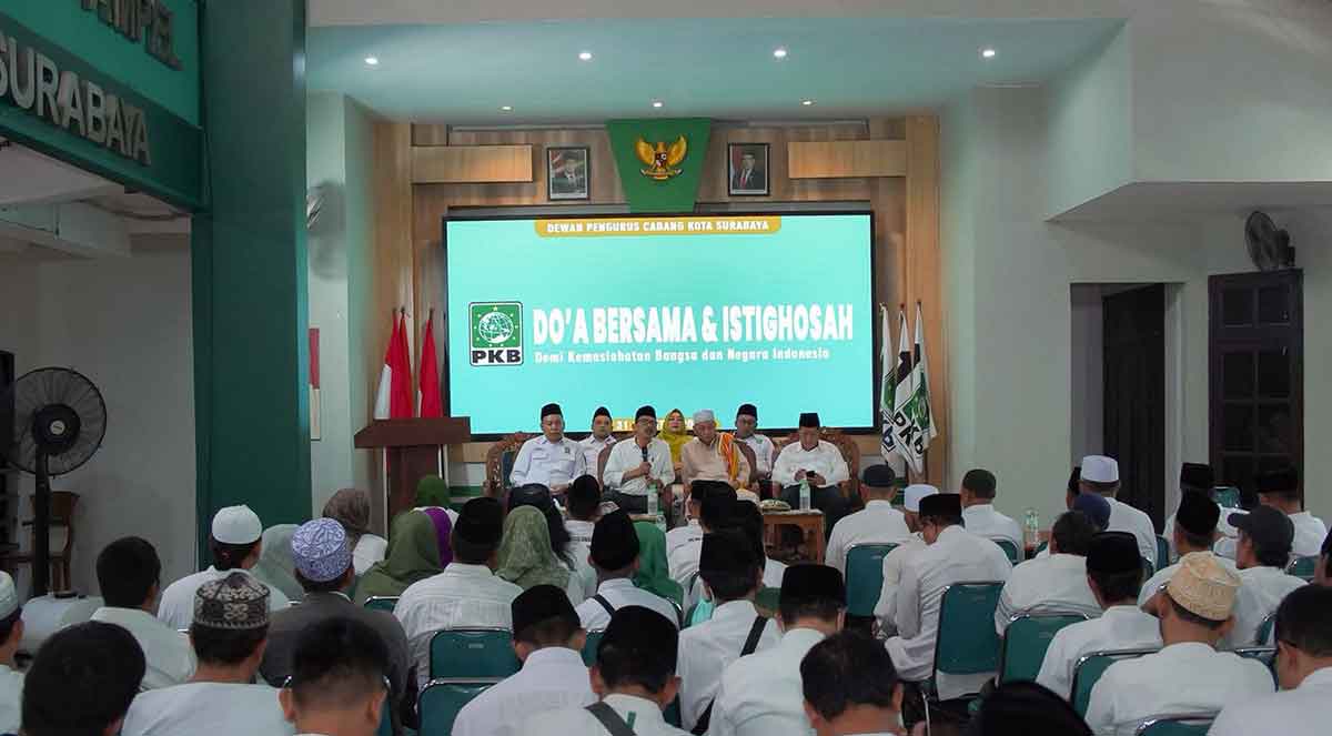 Doa bersama yang digelar Ketua DPRD Jatim.