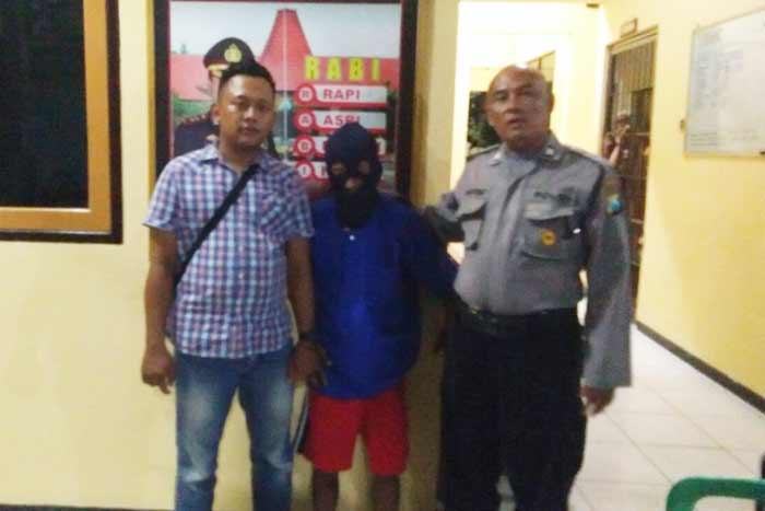 Tersangka diamankan di Mapolres Bojonegoro.