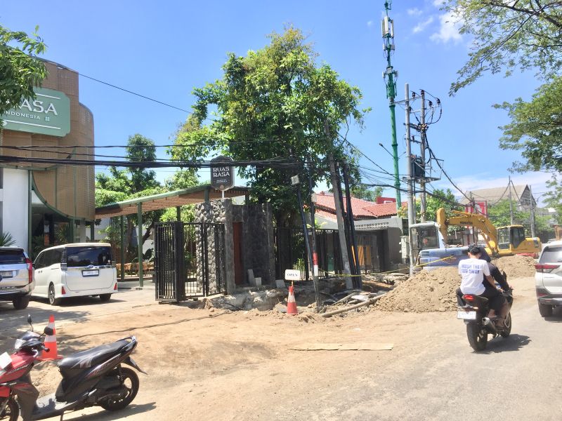 TKP kecelakaan kerja di depan Rumah Makan Ruas Rasa Jl. Gayungsari Barat
