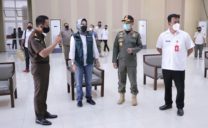 Sidang tipiring ini disaksikan langsung oleh Wali Kota Batu Hj. Dewanti Rumpoko, beserta Forkopimda Kota Batu.