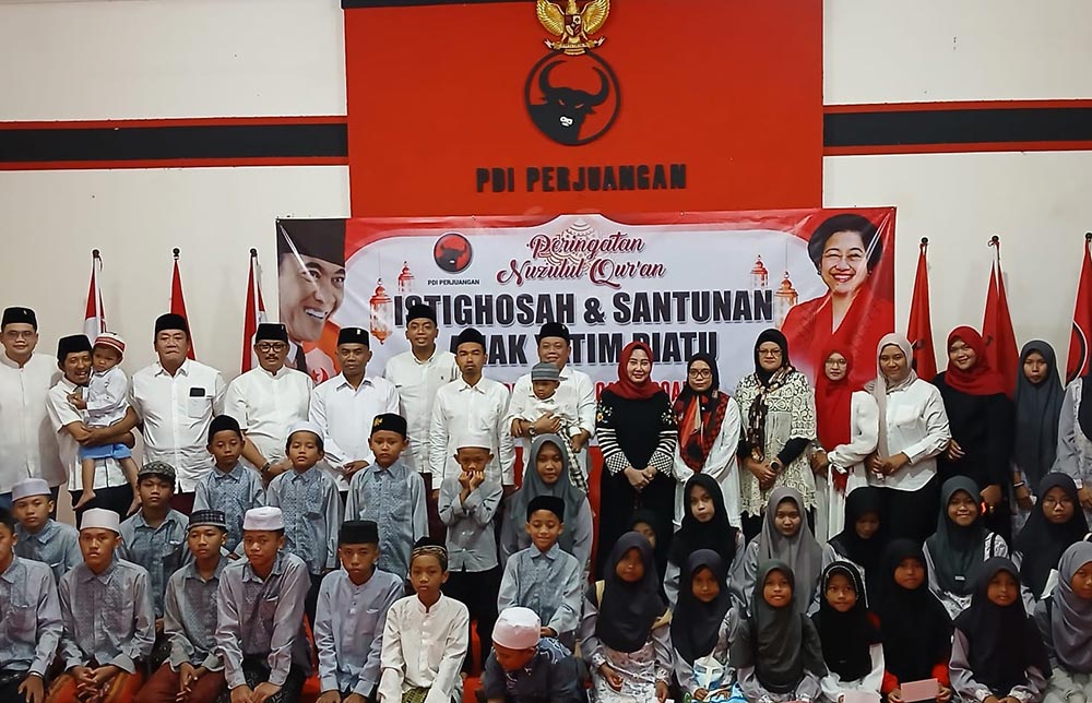 Santunan anak yatim piatu yang digelar DPC PDIP Sidoarjo, Sabtu (7/3/2026) petang. Foto: Ist.