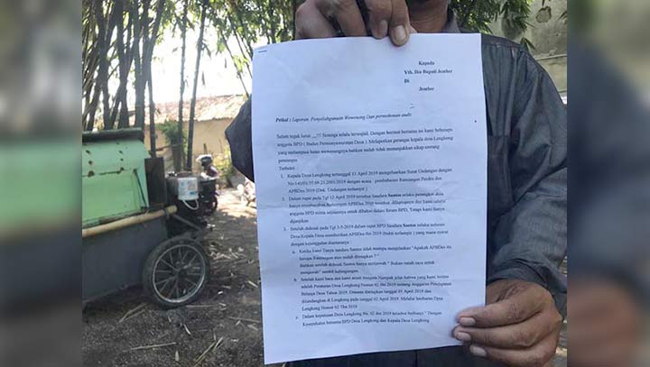 Diduga Bahas APBDes Seenaknya, Kades Lengkong Jember Dilaporkan ke Inspektorat