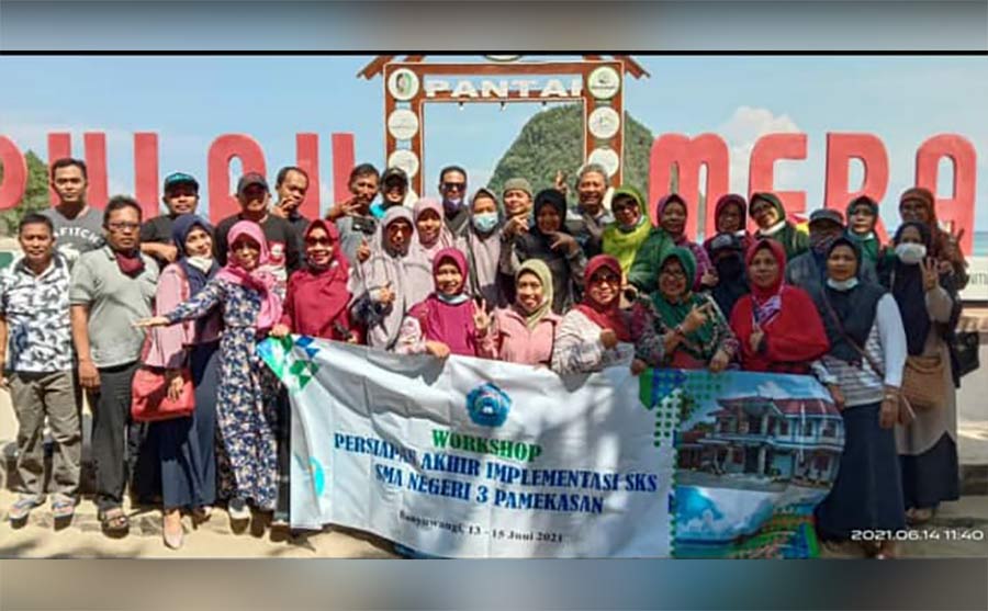 Rombongan SMAN 2, SMAN 3, dan SMAN 4 Pamekasan saat studi tiru sistem pembelajaran SKS di Banyuwangi.