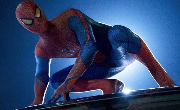 Spiderman, kakinya terlalu kecil untuk bisa memanjat dinding vertikal. foto: repro mirror.co.uk
