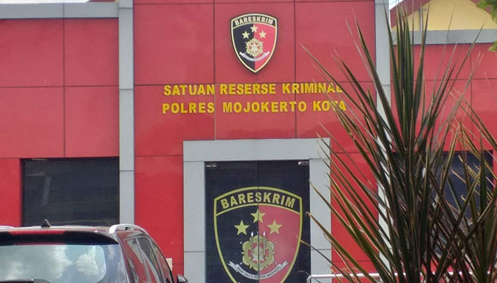 Warga Desa Pagerluyung Laporkan Mantan Kepala Dusun ke Polres Mojokerto Kota