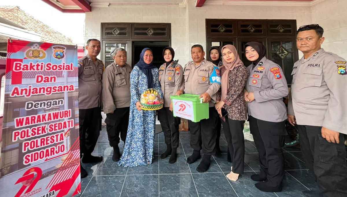 Peringati Hari Bhayangkara ke-79, Polsek Sedati Gelar Bhakti Sosial dan Anjangsana ke Warakawuri