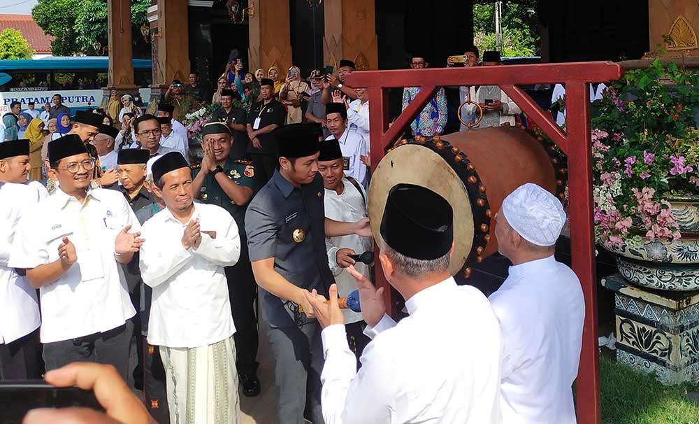 Lepas Jemaah Haji Asal Tuban, ini Pesan Bupati Lindra dan Kepala Kemenag