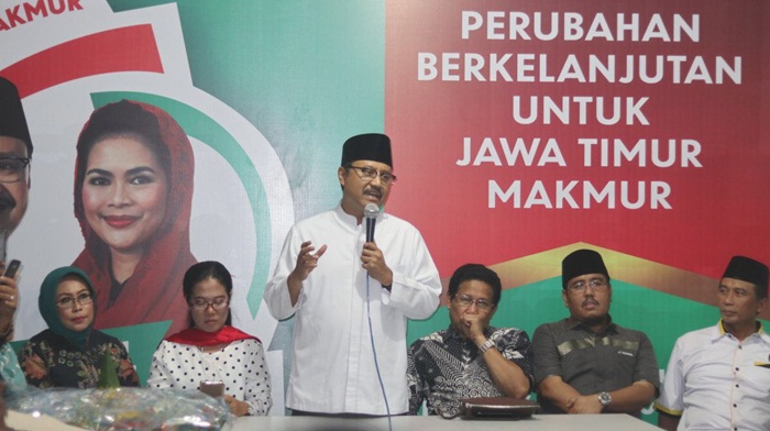Gus Ipul saat menyampaikan programnya di sela-sela peresmian Posko Pemenangan Gus Ipul-Puti.