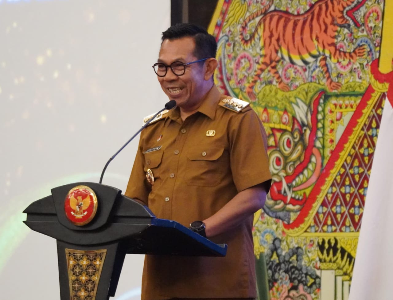 Wali Kota Batu, Nurochman saat memberi arahan di forum TJSLBU
