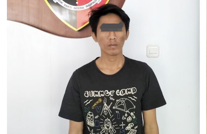 Tersangka usai diamankan petugas.