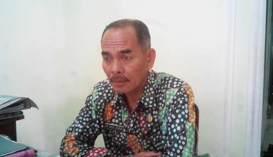 Kasi Haji dan Umroh Kemenag Tuban, Abdul Ghofar. (foto: suwandi/BANGSAONLINE)