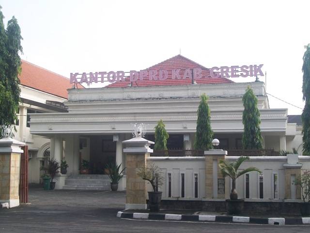 kantor dprd gresik