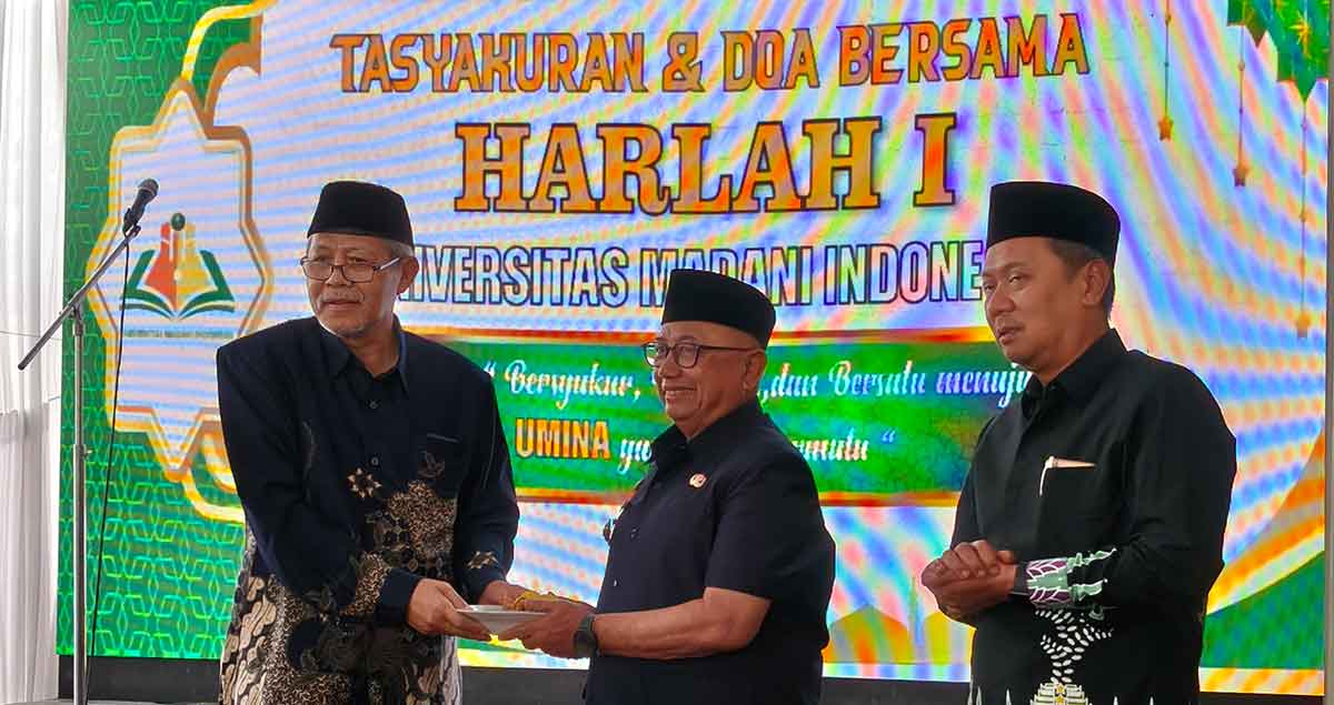 Bupati Blitar, Rijanto, saat menghadiri Harlah pertama Universitas Madani Indonesia.