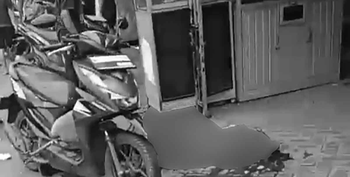 Korban pelemparan bondet di Desa Kalirejo, Kecamatan Sukorejo, Kabupaten Pasuruan.