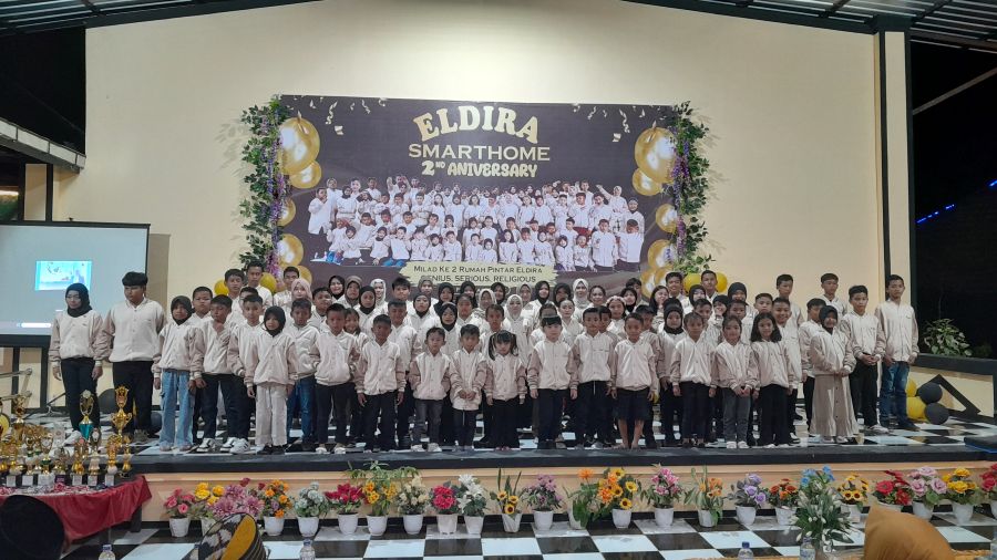 Para peserta didik Eldira saat  foto bersama