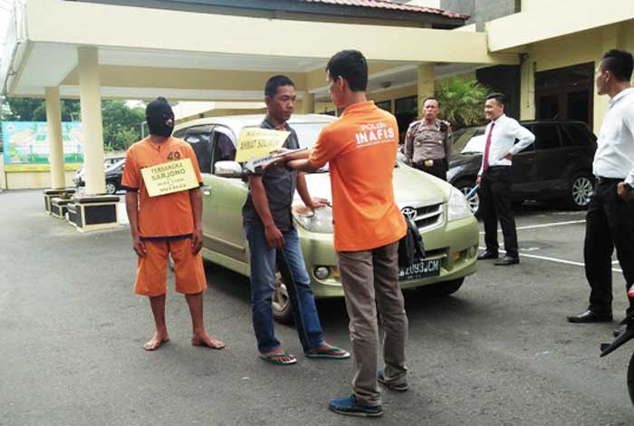 Jajaran Satreskrim Polres Blitar gelar perkara perampasan mobil. foto: AKINA/ BANGSAONLINE