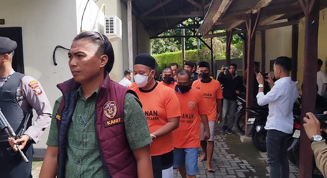 Para tersangka saat digelandang di Mapolres Pamekasan