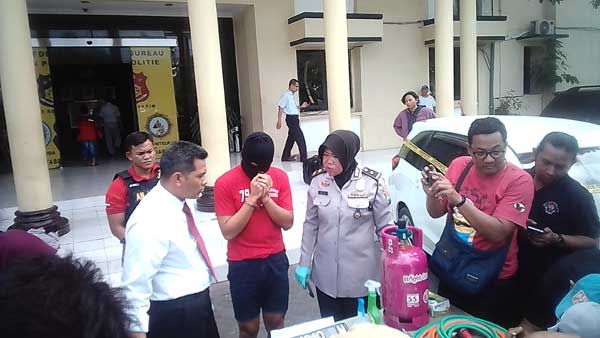 ya Allah, bukan penjahat malah pingin jadi penjahat. foto: anatasia/BANGSAONLINE