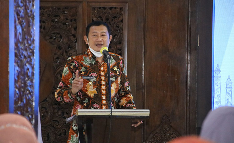 Hadiri Rapat Pleno, Bupati Yuhronur: IWAPI Elemen Penting Kebangkitan Ekonomi Lamongan