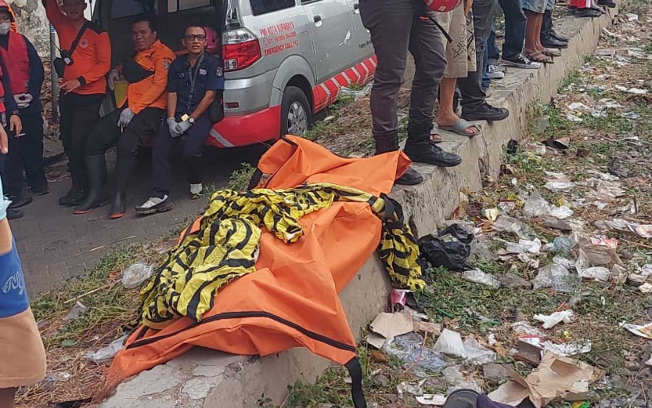 Jenazah wanita tanpa identitas yang tewas terserempet kereta api di perlintasan Kapasari Pedukuhan, Surabaya, Kamis (23/11/2023) sekitar pukul 15.00 WIB.