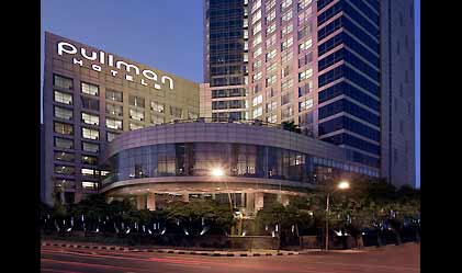Hotel Pullman di Jalan Basuki Rachmat Surabaya. 