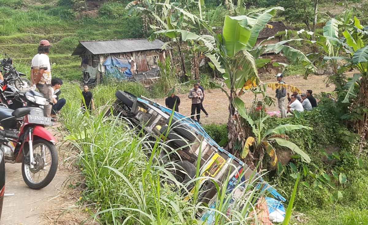 Kondisi truk sebelum dievakuasi.