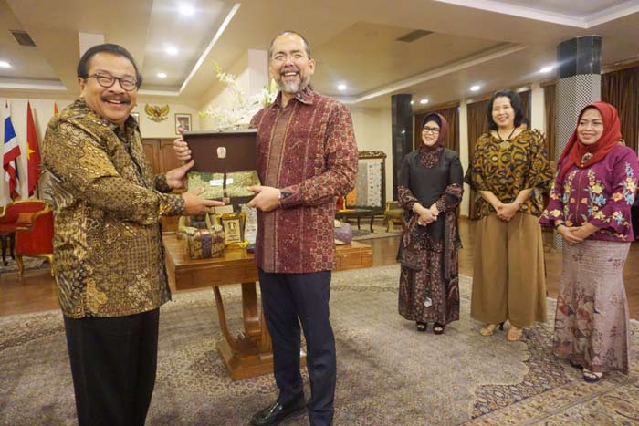Pakde Karwo Jamuan Makan Malam dengan Dubes RI di India
