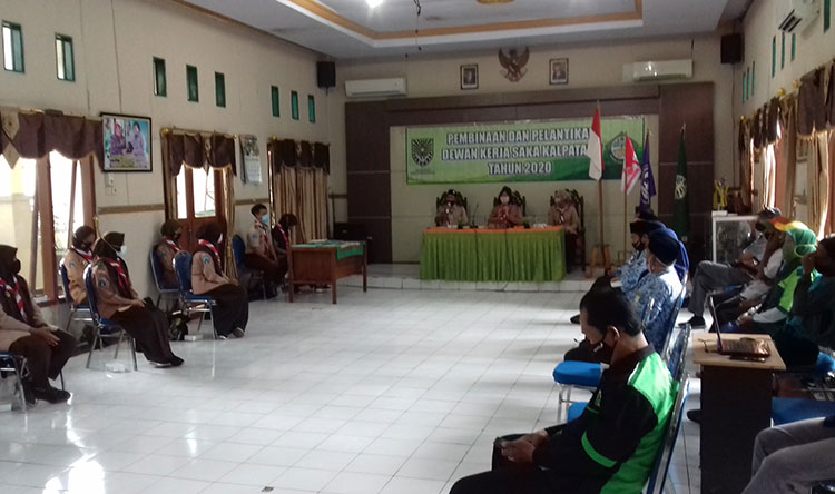 Pelantikan Dewan Saka Kalpataru di Aula Bestari DLH Kota Probolinggo, Senin (30/11/2020). (foto: ist)