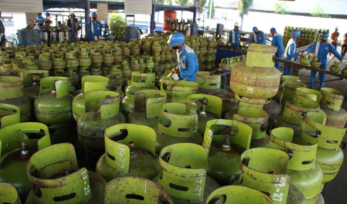 Ekonom dari Ubaya ini Sarankan Efisiensi Energi ASN dan Subsidi Tepat Sasaran